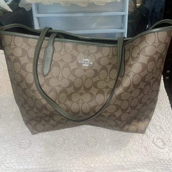 Authentic Coach Tote Signature Pattern - Picture 7 of 9